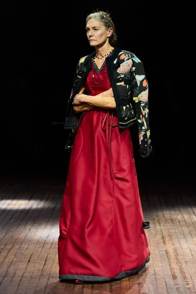Look 37
